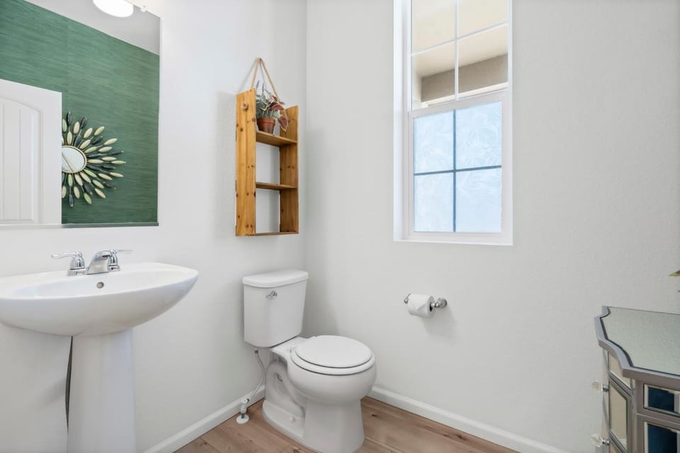Toilet, Day, Bathroom