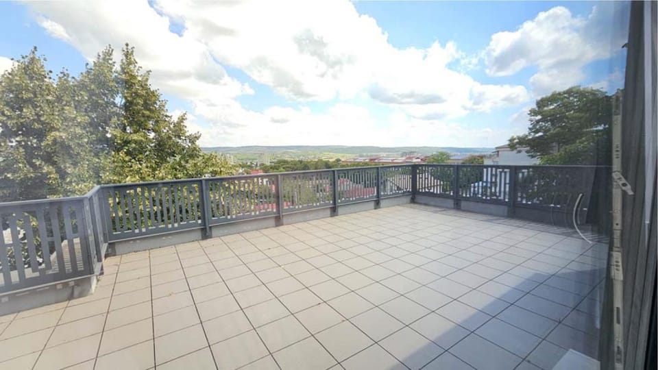 View (from property/room), Balcony/Terrace, Quiet street view