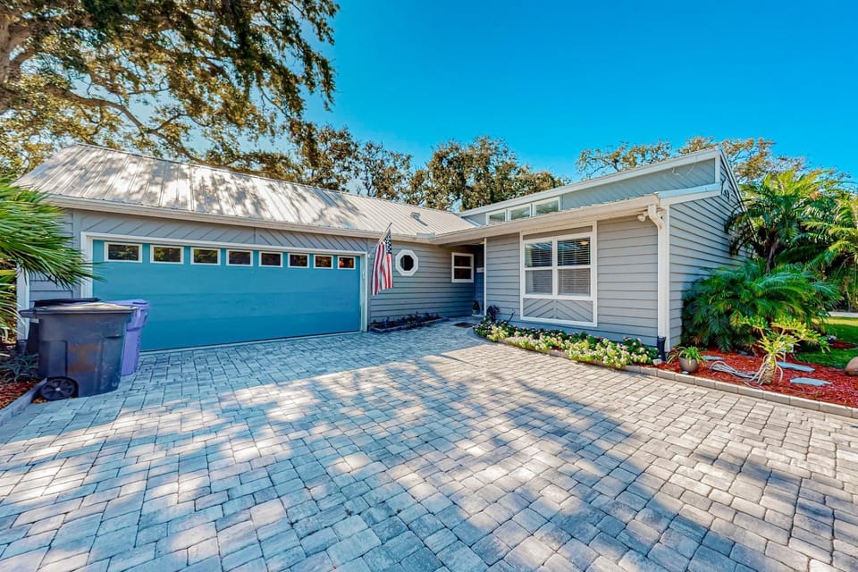 Property building, Day