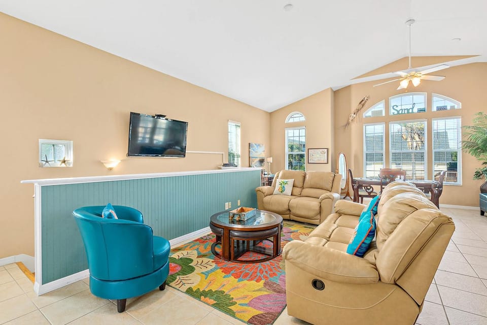 TV and multimedia, Living room, Seating area