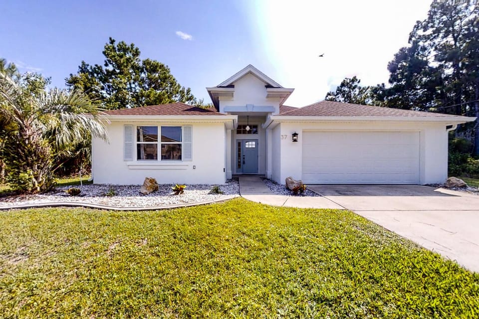 Property building, Day, Garden