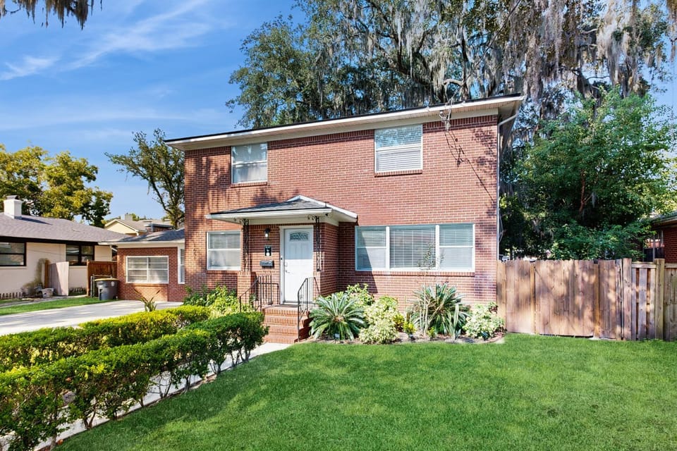 Property building, Day, Garden, Garden view