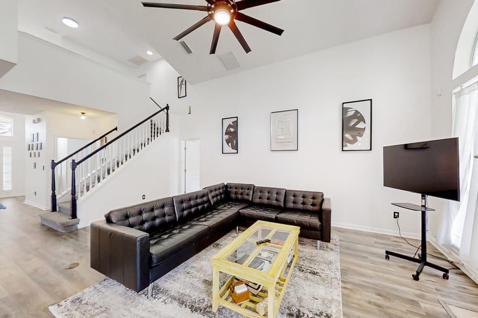 TV and multimedia, Living room, Seating area