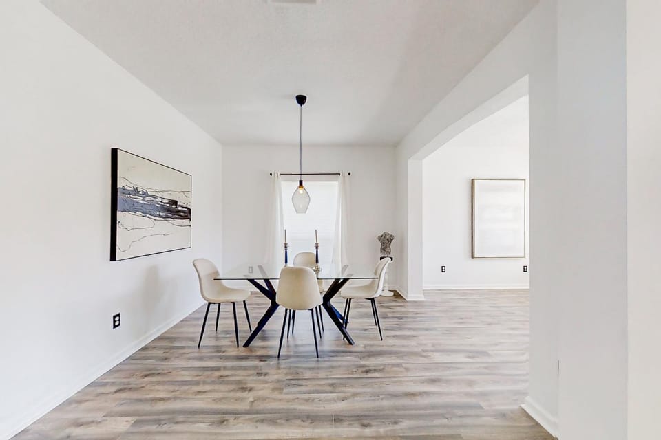 Seating area, Dining area