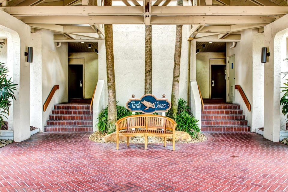Facade/entrance, Day
