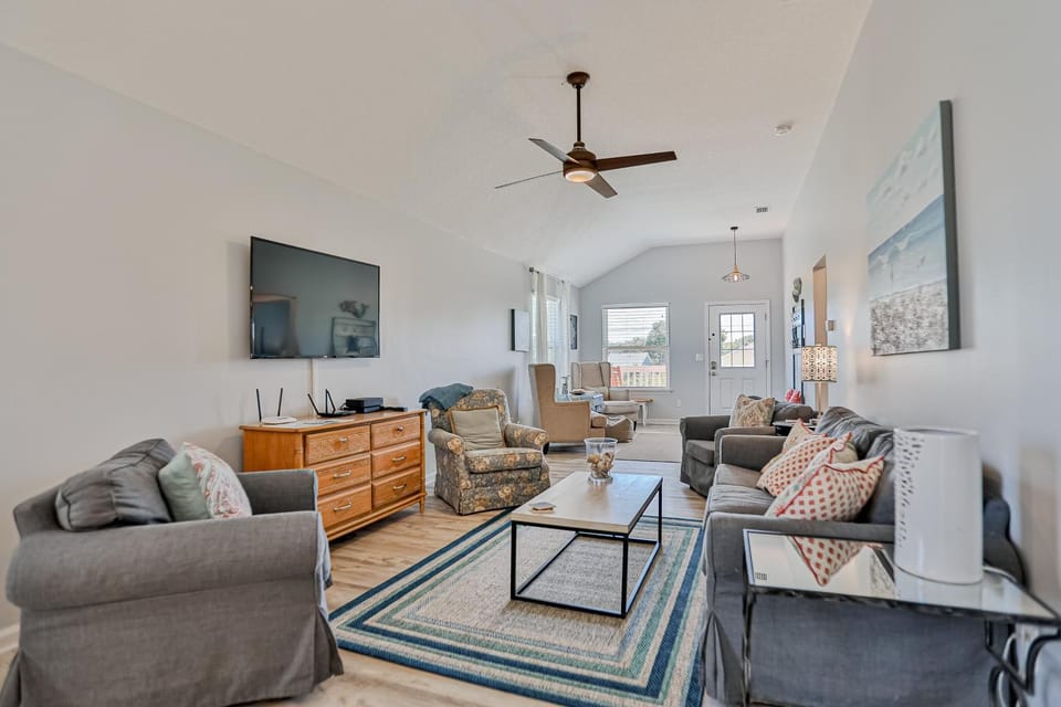 TV and multimedia, Living room, Seating area