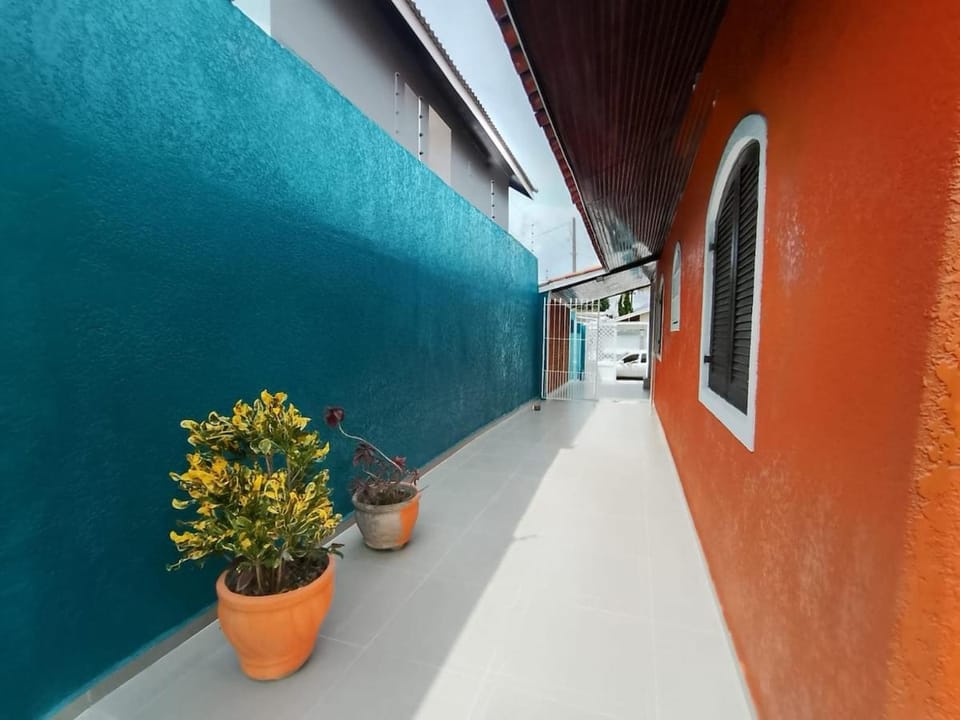Casa Sereia - 500 meters from the beach House in Peruíbe