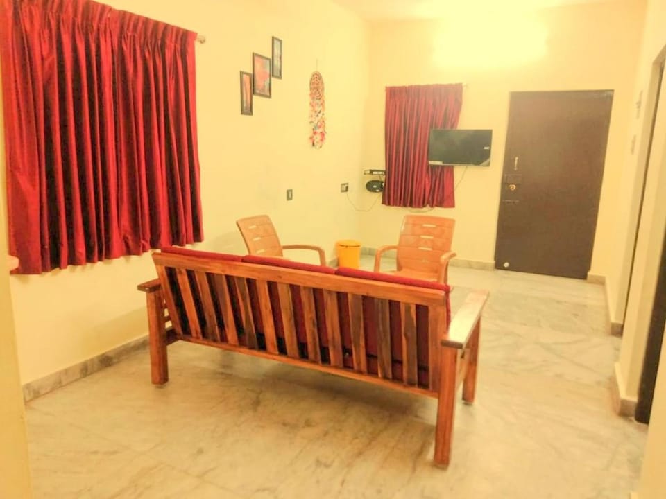 Pondy Prince Villa - Group Stay with Parking in Central Location Bed and Breakfast in Puducherry