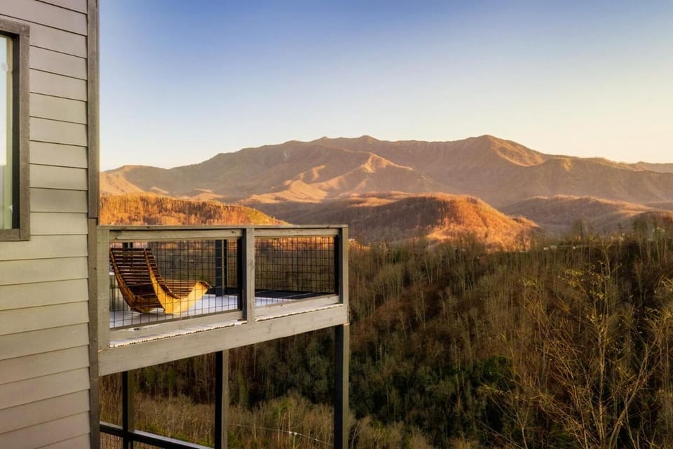 Luxury Gatlinburg Cabin with indoor Pool Cabin in Gatlinburg