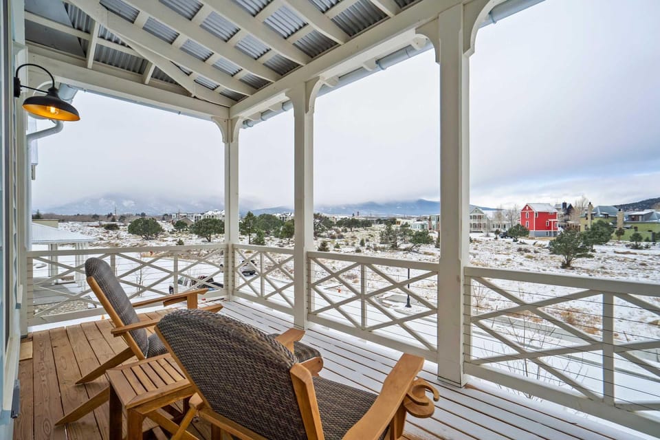 Bluebird Lookout Stunning South Main Mountain Home House in Buena Vista