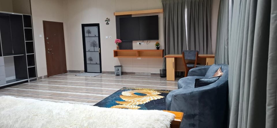 TV and multimedia, Seating area, VIP, wardrobe