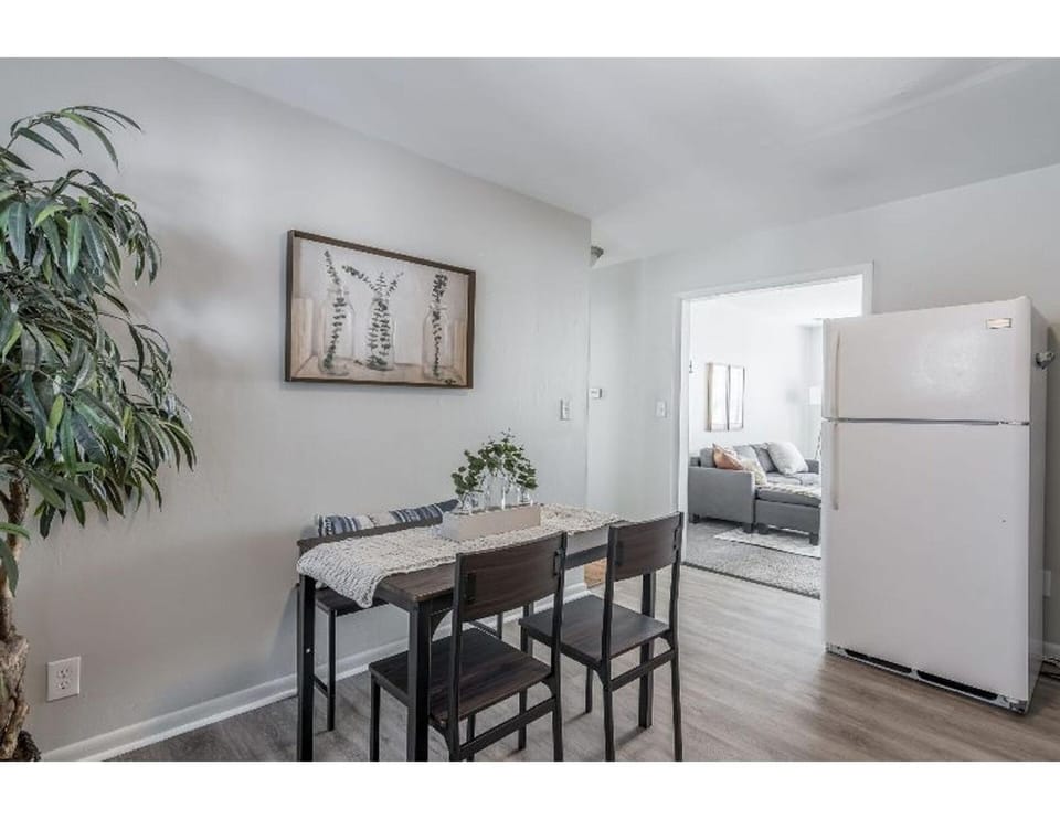 Dining area, pet friendly