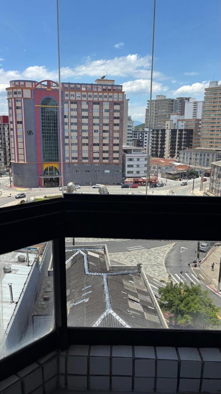 APTo UMA QUADRA DA PRAIA ESTACIONAMENTO COBERTO Apartment in State of São Paulo
