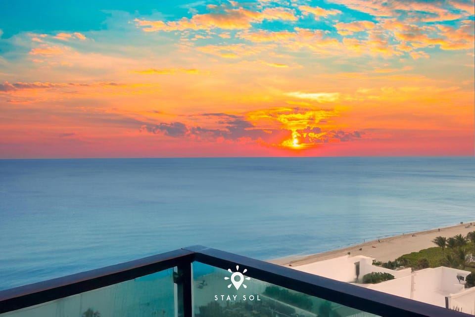 Luxury by the Sea- 2BR Pool & Gym -Hollywood Apartment in Hollywood Beach
