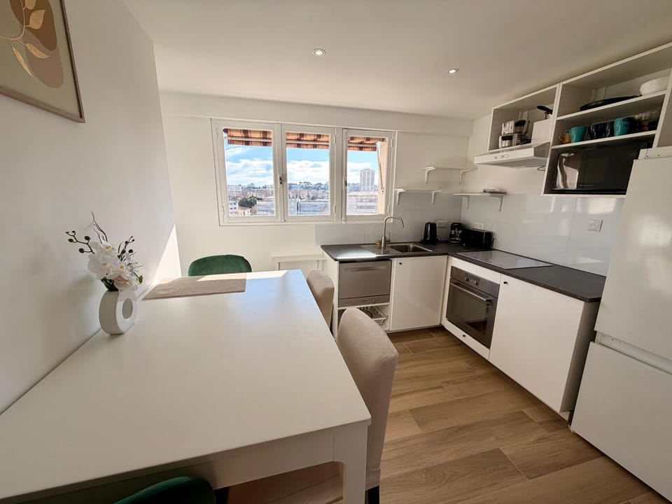 Living room, kitchen