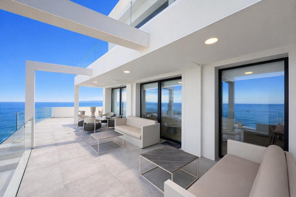 Patio, Day, Natural landscape, View (from property/room), Balcony/Terrace, Living room, Seating area, Sea view, sunbed
