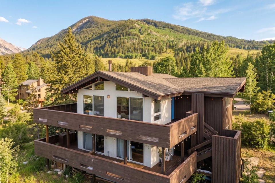 Apres All Day- Mountain Views Deck on Gore Creek House in Vail