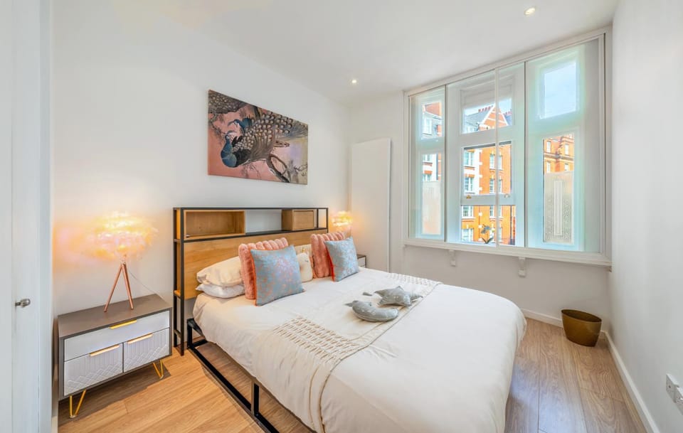 DESIGNER Apartment with Huge TERRACE Apartment in City of Westminster