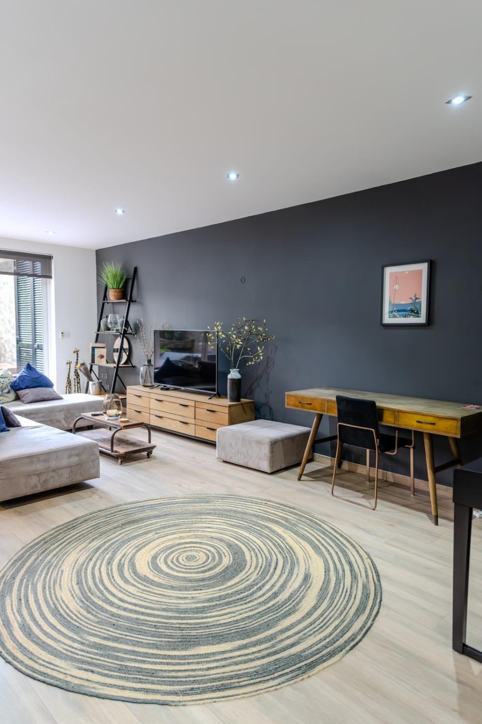TV and multimedia, Seating area