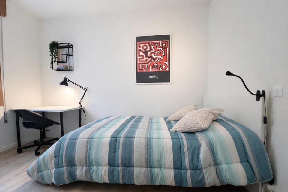 Bed, Photo of the whole room, Bedroom