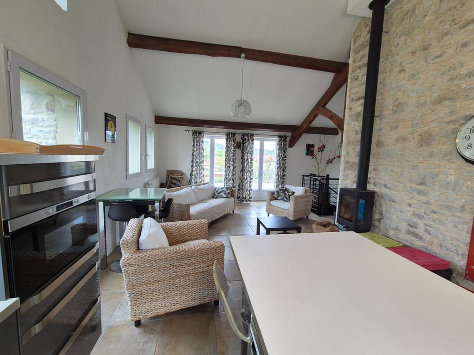 Lounge or bar, kitchen