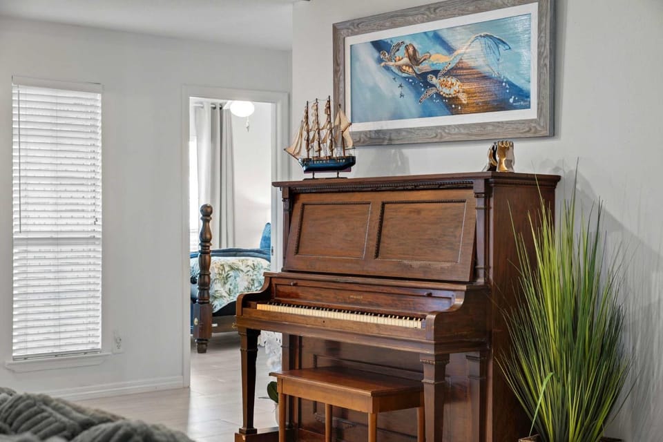 Vitamin Sea-Mid Term Rental-Pet Friendly-Destin House in Destin