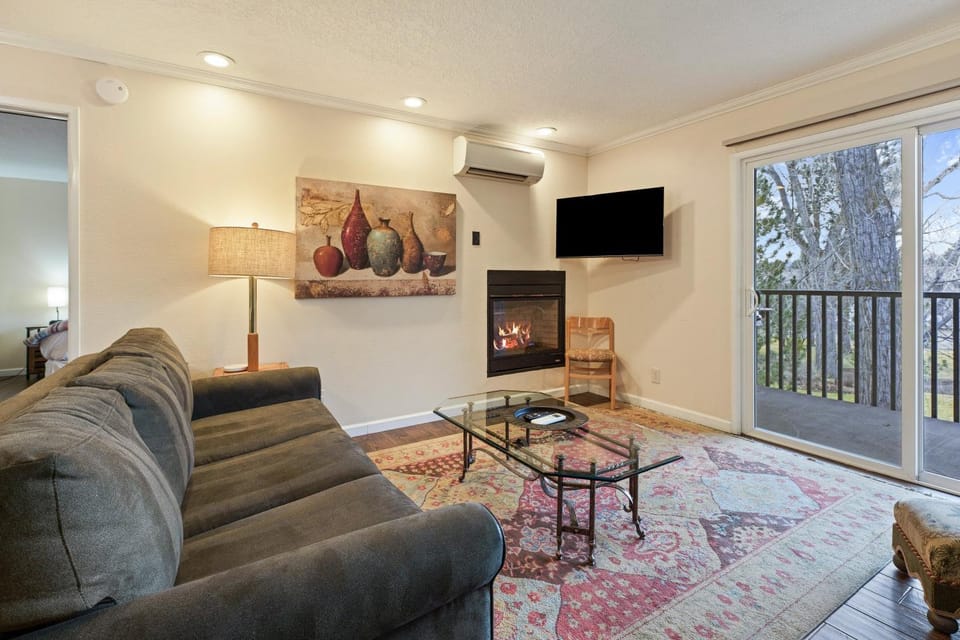 Life on the Wall condo Apartment in Bend