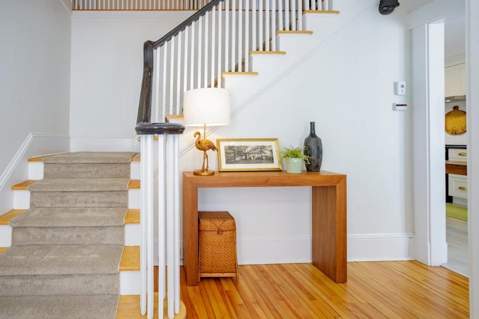 Kentville Gem Heritage Style, Modern Comfort House in Kentville