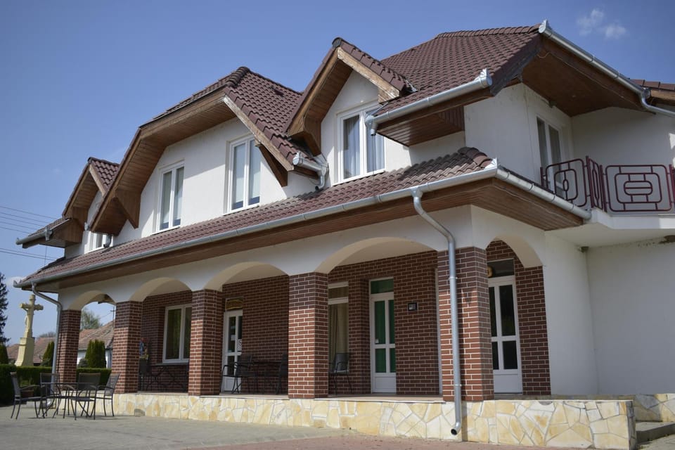 Property building, Facade/entrance, Spring
