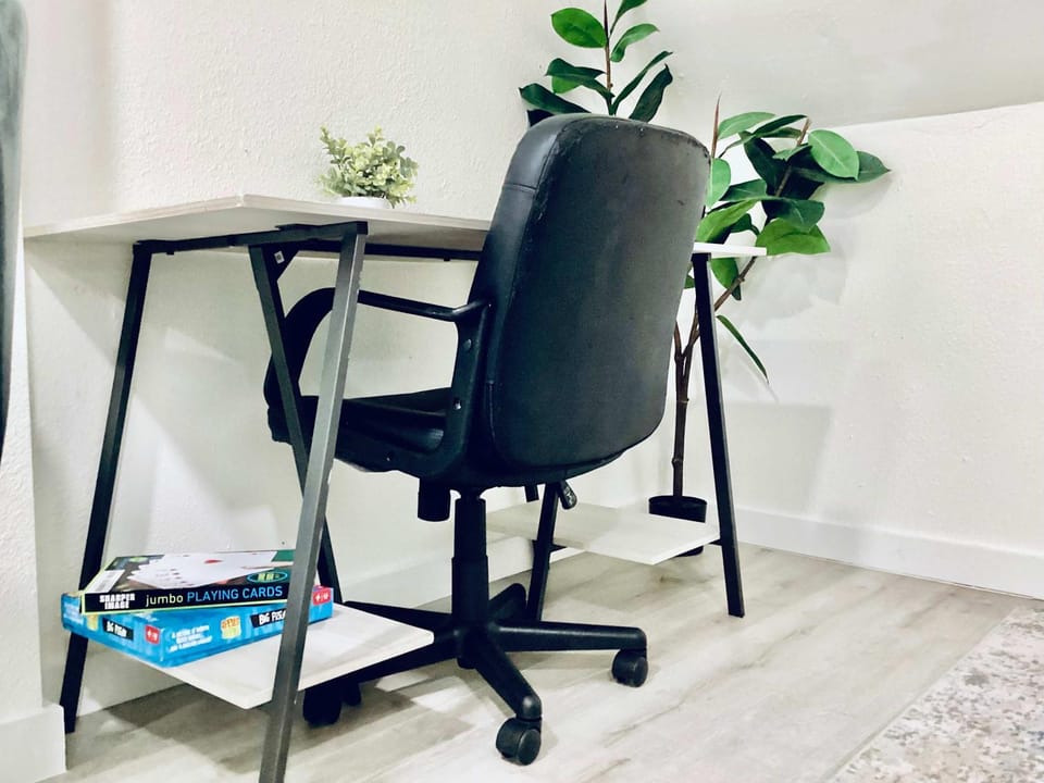 Boardwalk Bungalow 2 Up to 3 House in League City