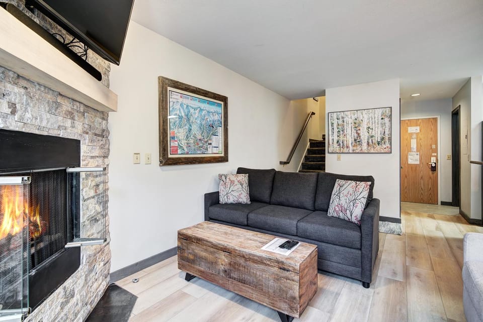 Steps to Mountain & Main St- 1 Bedroom Apartment in Breckenridge