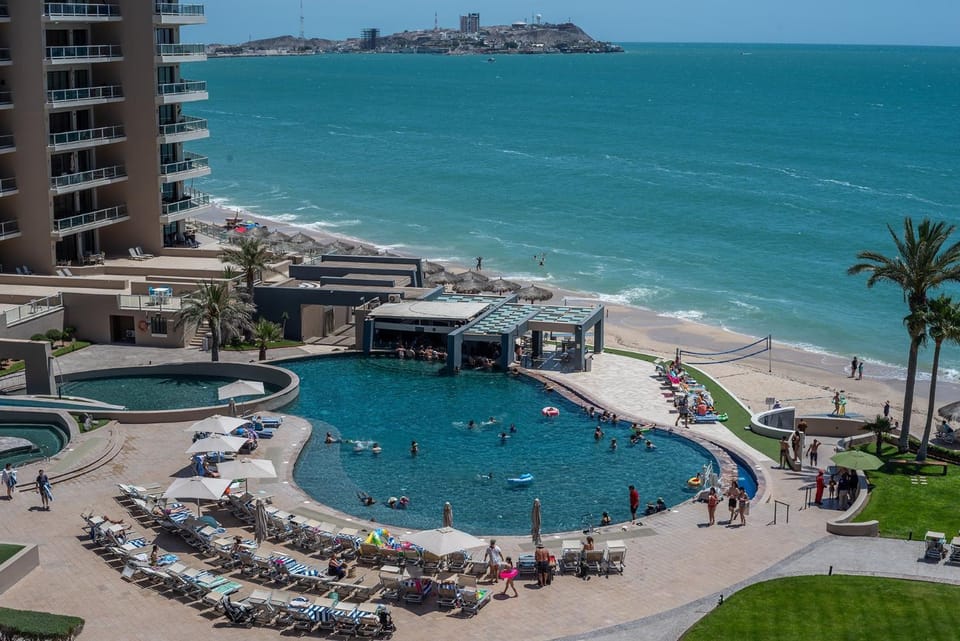 Day, People, Beach, Pool view, Sea view, Swimming pool, Swimming pool, sunbed