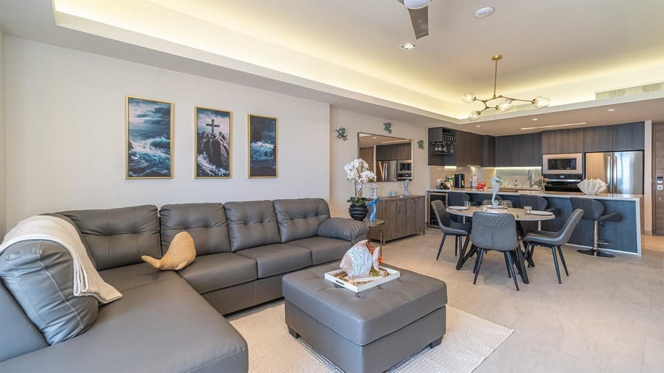 Kitchen or kitchenette, Living room, Seating area, Dining area, minibar
