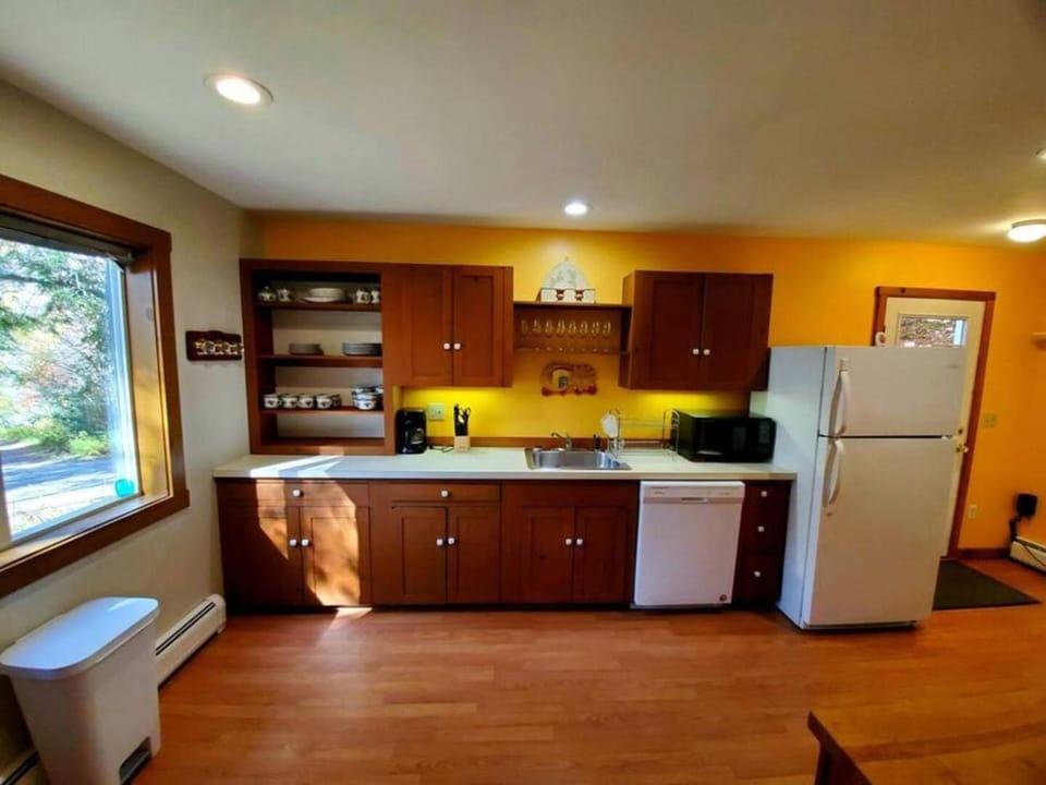 Fiddlehead Greens House in Warren