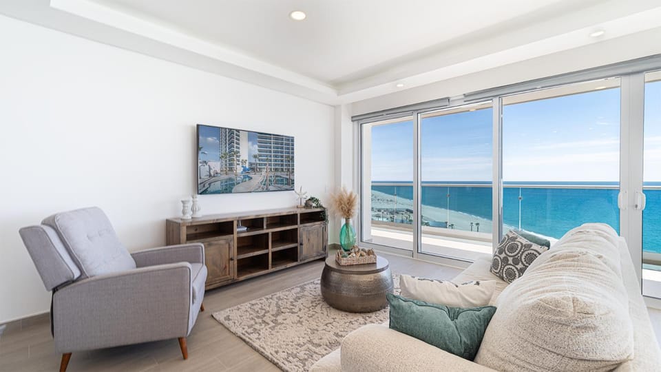 TV and multimedia, Living room, Seating area, Sea view