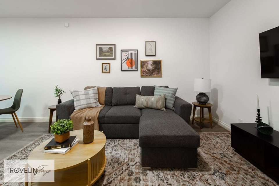 Communal lounge/ TV room, Bed, TV and multimedia, Living room