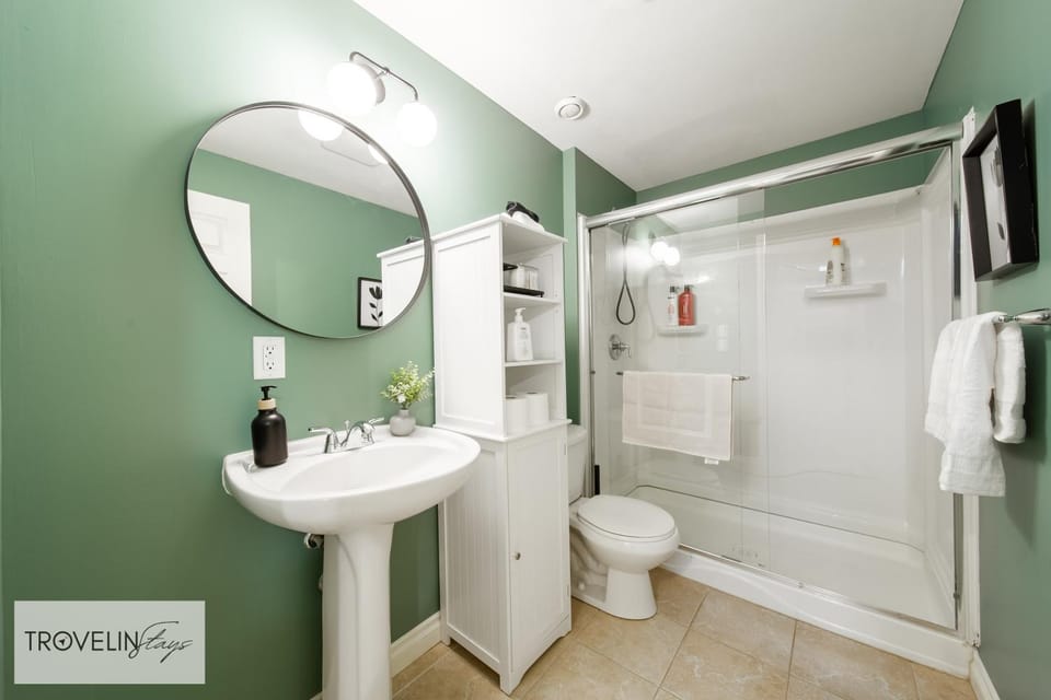Shower, Toilet, Bathroom