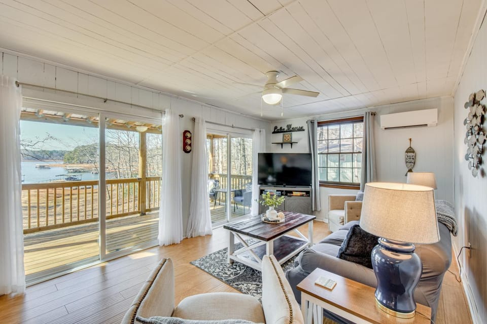 Lake Haven on Lake Hartwell: Cozy 2BR Apt Apartment in Reed Creek
