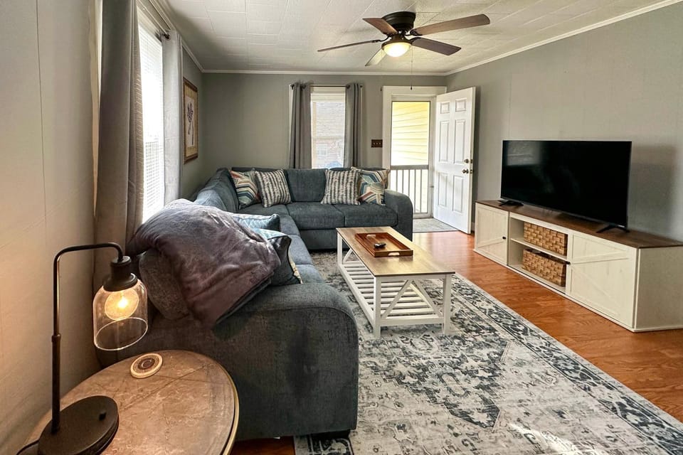 'The Vineyard House' - 2 Mi to Dtwn Mount Airy! House in Mount Airy