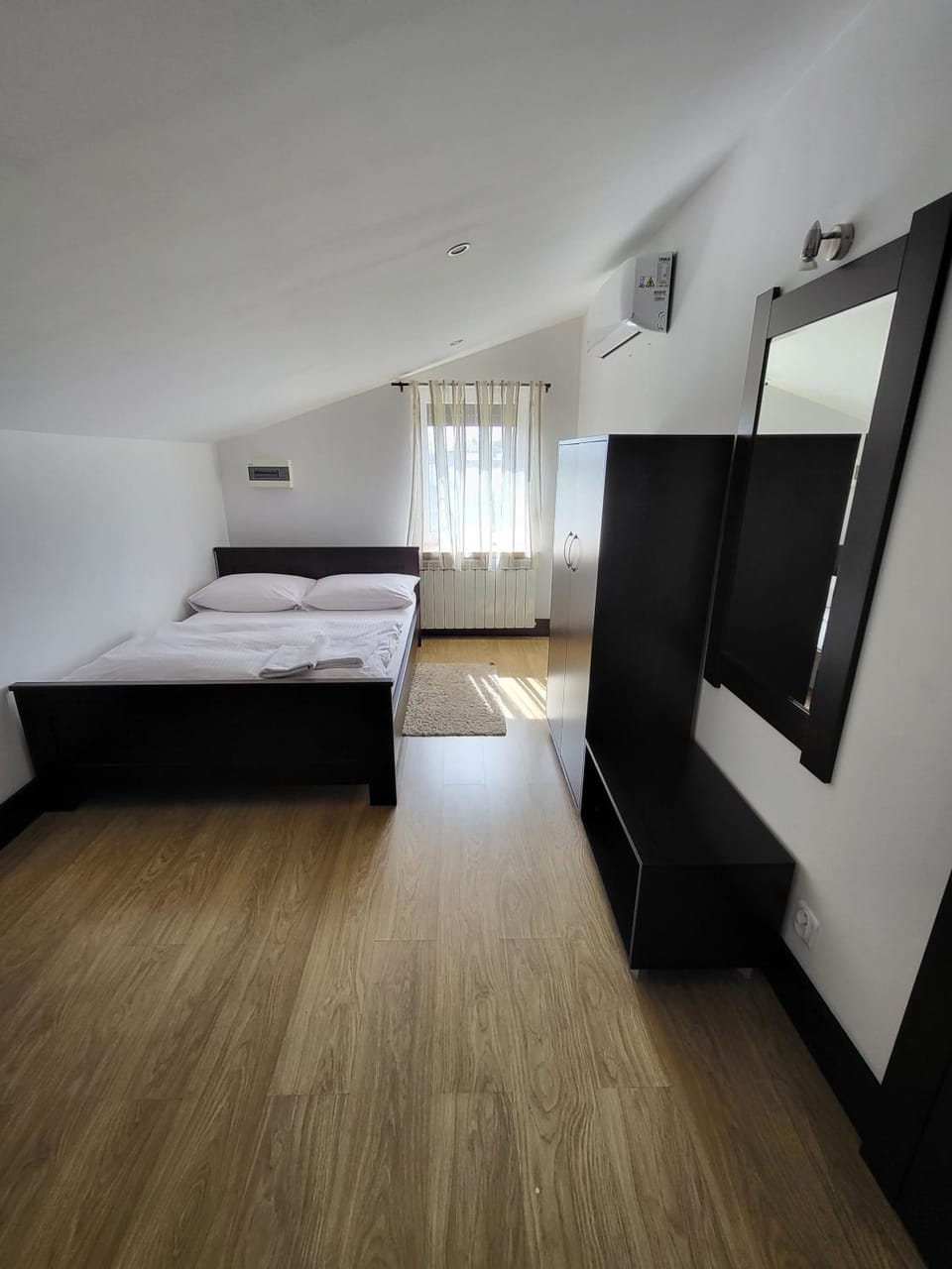 Bed, Photo of the whole room, Bedroom, wardrobe, air conditioner