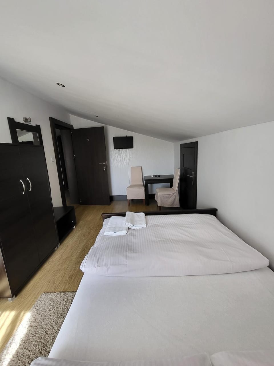 Bed, Photo of the whole room, Bedroom, wardrobe