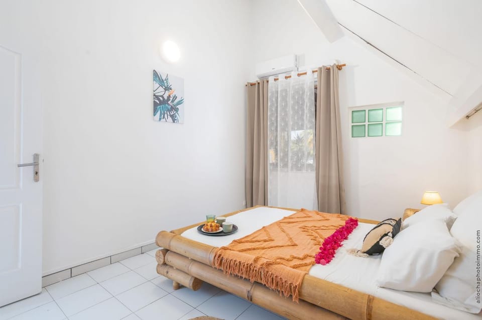 One Bedroom Apartment - Beachfront Apartment in La Trinité