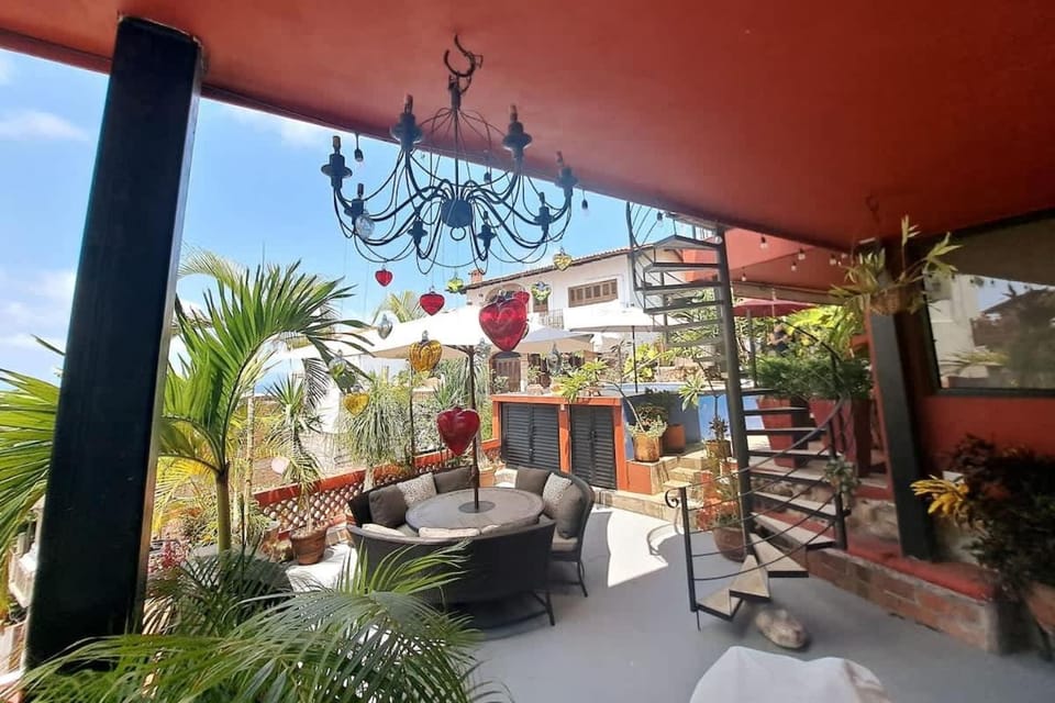 Property building, Day, Balcony/Terrace, Seating area
