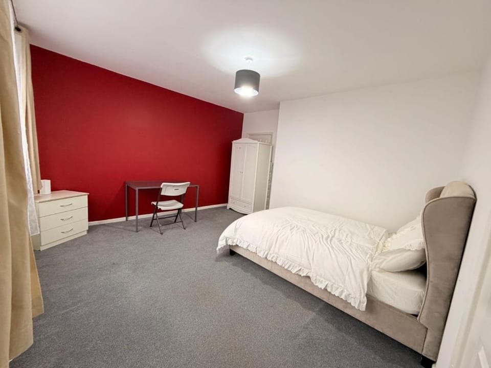 Precious House 4 Vacation rental in Leicester