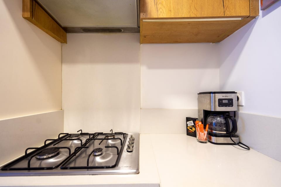 Coffee/tea facilities, Kitchen or kitchenette, minibar, pet friendly, stove, toaster
