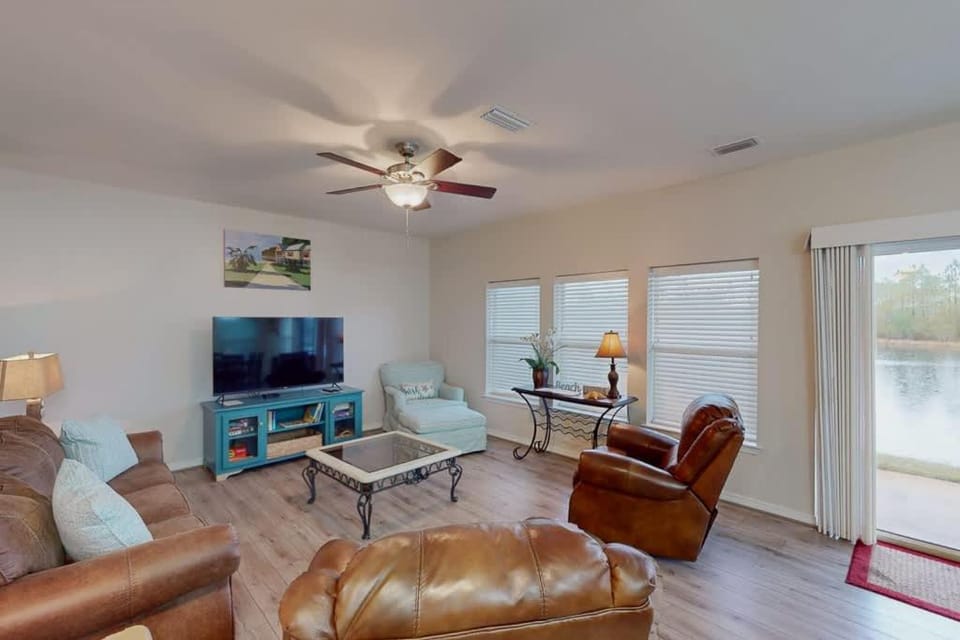 Short Walk to Beach Romar Lakes 3 bedroom sleeps 6 House in Orange Beach