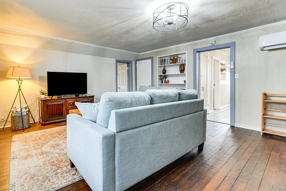 1 Mi to Rogue River: Walkable Grants Pass Retreat Apartment in Grants Pass