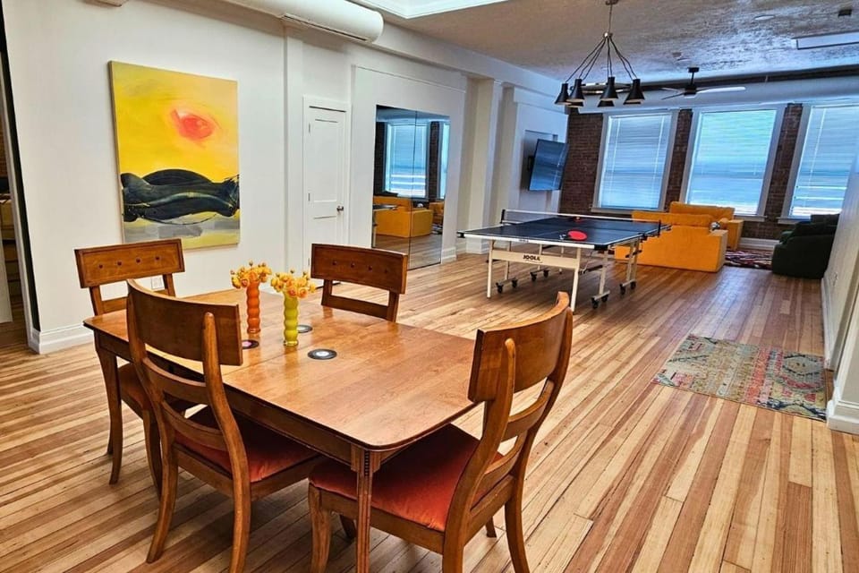 Seating area, Dining area