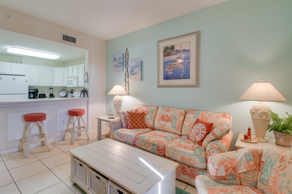 Ocean View, Walk to Beach: Gulf Shores Condo House in Alabama