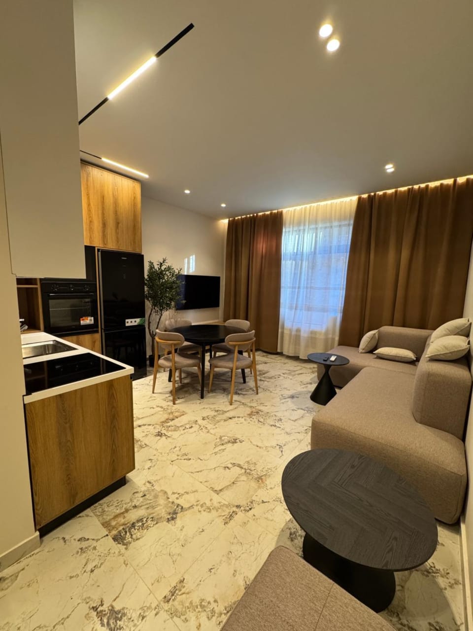 TV and multimedia, Kitchen or kitchenette, Living room, Dining area